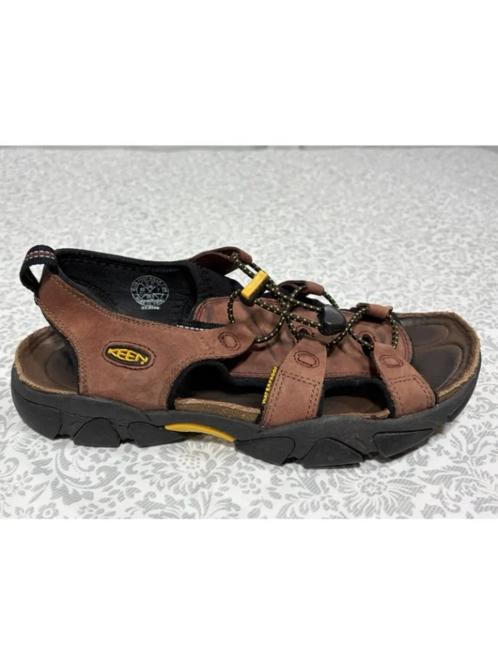 Keen Newport Men's Size 9.5 Waterproof Hiking Sandal Shoes Brown Leather
